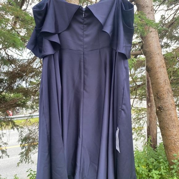 Beautiful Le Chateau dress - Picture 2 of 3